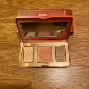 ⚠️sold off posh⚠️Too faced peach bundle